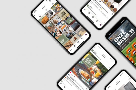Vier smartphones tonen verschillende Instagram-feeds met interieur- en sportgerelateerde content.